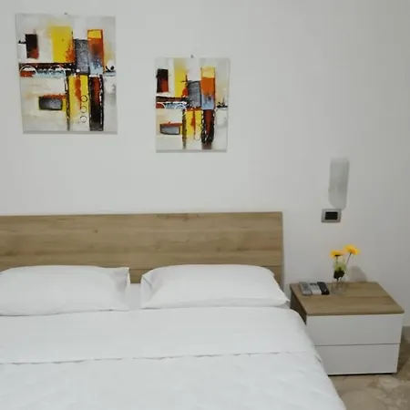 Chiaranto 3* مينفي